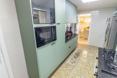 Apartamento à venda com 126m², 2 quartos e 2 vagasCozinha