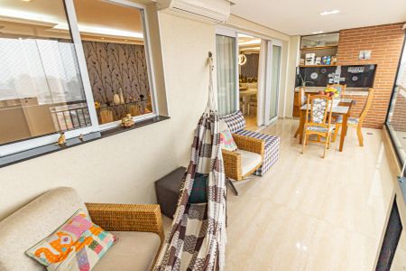 Apartamento à venda com 126m², 2 quartos e 2 vagasVaranda