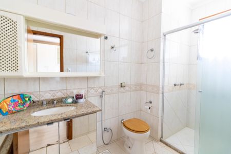 Casa à venda com 190m², 3 quartos e 2 vagasBanheiro da Suíte