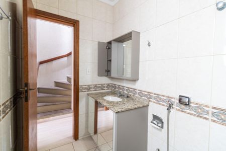 Casa à venda com 190m², 3 quartos e 2 vagasBanheiro