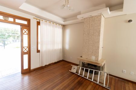 Casa à venda com 190m², 3 quartos e 2 vagasSala