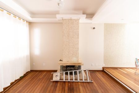 Casa à venda com 190m², 3 quartos e 2 vagasSala