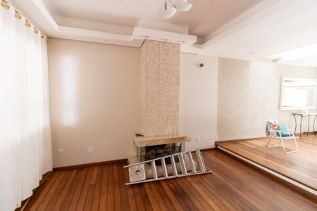 Casa à venda com 190m², 3 quartos e 2 vagasSala