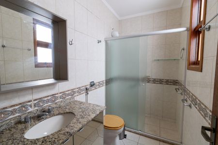 Casa à venda com 190m², 3 quartos e 2 vagasBanheiro