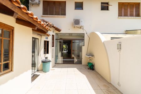 Casa à venda com 190m², 3 quartos e 2 vagasQuintal