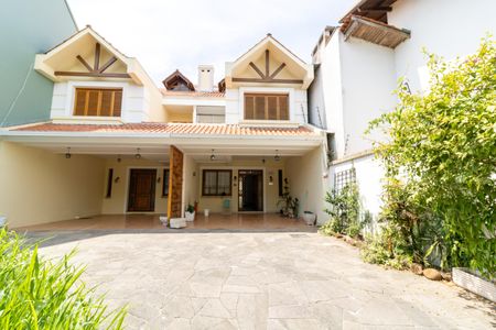 Casa à venda com 190m², 3 quartos e 2 vagasFachada