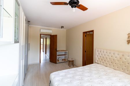 Casa à venda com 190m², 3 quartos e 2 vagasSuíte