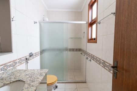 Casa à venda com 190m², 3 quartos e 2 vagasBanheiro