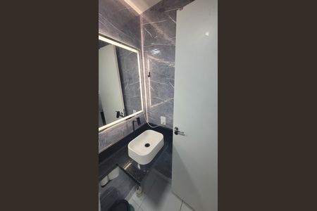 Banheiro de apartamento para alugar com 2 quartos, 32m² em Vila Graciosa, São Paulo