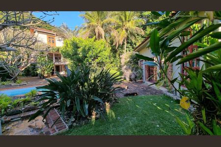 Casa de condomínio à venda com 447m², 4 quartos e 2 vagas