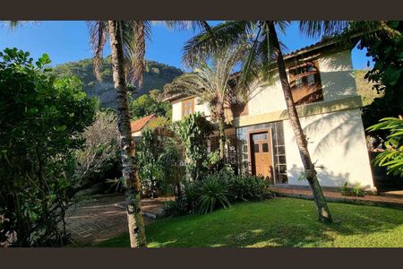 Casa de condomínio à venda com 447m², 4 quartos e 2 vagas