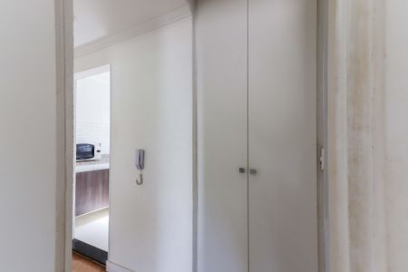Apartamento para alugar com 54m², 2 quartos e 1 vaga Apartamento para alugar com 54m², 2 quartos e 1 vagaCorredor Quartos