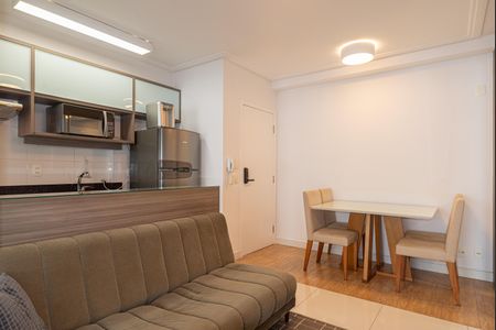 Apartamento para alugar com 77m², 1 quarto e 1 vagaSala
