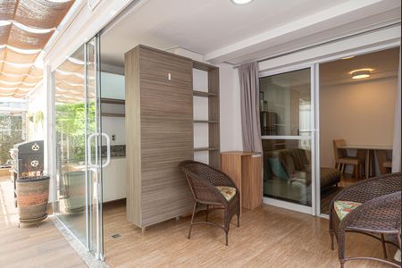 Apartamento para alugar com 77m², 1 quarto e 1 vagaVaranda