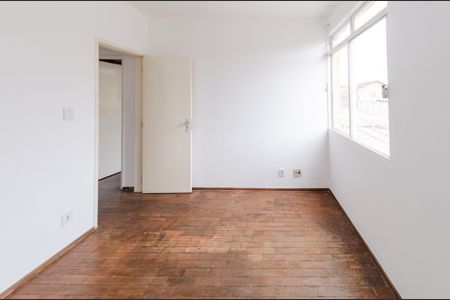 Quarto 1 de apartamento para alugar com 2 quartos, 60m² em Alto Caiçaras, Belo Horizonte