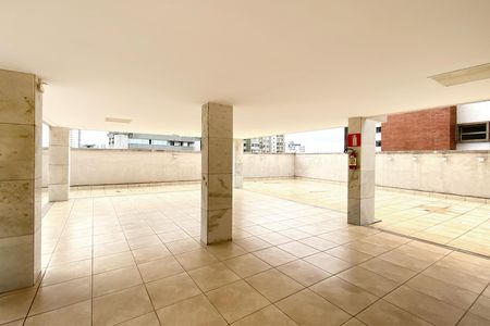 Apartamento à venda com 90m², 3 quartos e 1 vaga Apartamento à venda com 90m², 3 quartos e 1 vagaÁrea comum - Salão de festas