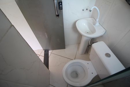 Casa para alugar com 60m², 2 quartos e 2 vagasBanheiro