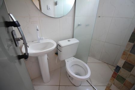Casa para alugar com 60m², 2 quartos e 2 vagasBanheiro