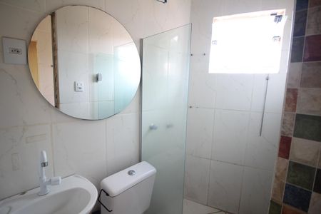 Casa para alugar com 60m², 2 quartos e 2 vagasBanheiro