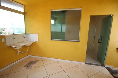 Casa para alugar com 60m², 2 quartos e 2 vagasÁrea de Serviço 