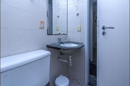 Apartamento à venda com 65m², 2 quartos e 2 vagasbanheiro social_3
