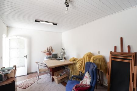 Casa para alugar com 150m², 2 quartos e 2 vagasQuarto Externo