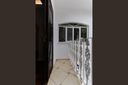 Casa para alugar com 150m², 2 quartos e 2 vagas Casa para alugar com 150m², 2 quartos e 2 vagasSacada da sala de estar