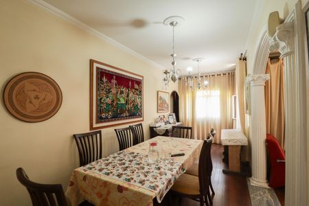 Casa para alugar com 150m², 2 quartos e 2 vagasSala