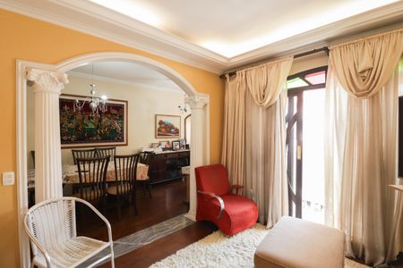 Casa para alugar com 150m², 2 quartos e 2 vagasSala