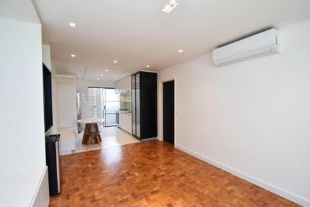 sala de apartamento à venda com 2 quartos, 115m² em Pinheiros, São Paulo