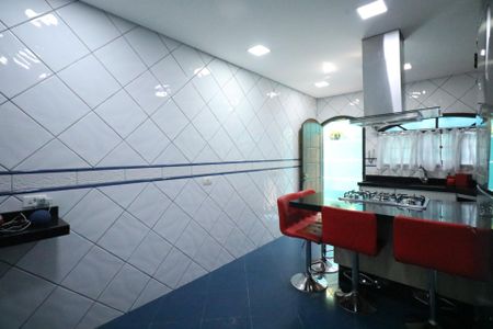 Casa à venda com 224m², 2 quartos e 5 vagas Casa à venda com 224m², 2 quartos e 5 vagasCozinha