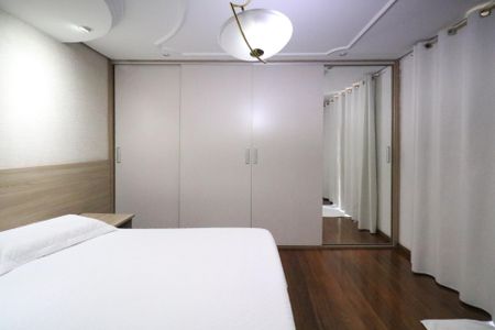 Casa à venda com 224m², 2 quartos e 5 vagas Casa à venda com 224m², 2 quartos e 5 vagasSuíte 2