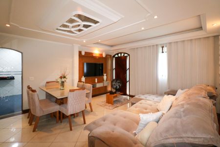 Casa à venda com 224m², 2 quartos e 5 vagas Casa à venda com 224m², 2 quartos e 5 vagasSala