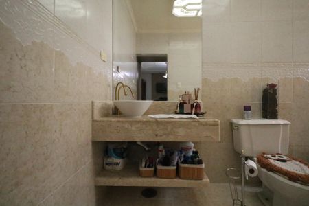 Casa à venda com 224m², 2 quartos e 5 vagas Casa à venda com 224m², 2 quartos e 5 vagasBanheiro da Suíte 2