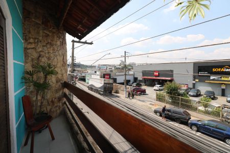 Casa à venda com 224m², 2 quartos e 5 vagas Casa à venda com 224m², 2 quartos e 5 vagasVaranda da Suíte 2