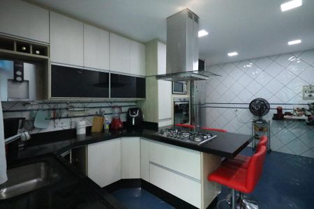 Casa à venda com 224m², 2 quartos e 5 vagas Casa à venda com 224m², 2 quartos e 5 vagasCozinha