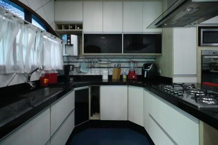 Casa à venda com 224m², 2 quartos e 5 vagas Casa à venda com 224m², 2 quartos e 5 vagasCozinha