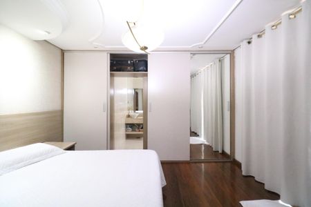 Casa à venda com 224m², 2 quartos e 5 vagas Casa à venda com 224m², 2 quartos e 5 vagasSuíte 2