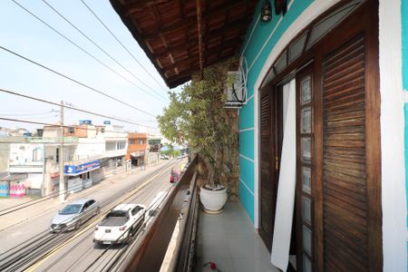 Casa à venda com 224m², 2 quartos e 5 vagas Casa à venda com 224m², 2 quartos e 5 vagasVaranda da Suíte 2