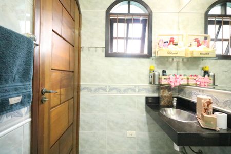 Casa à venda com 224m², 2 quartos e 5 vagas Casa à venda com 224m², 2 quartos e 5 vagasBanheiro da Suíte 1