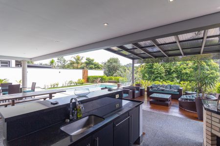 Casa de condomínio para alugar com 450m², 4 quartos e 6 vagas Casa de condomínio para alugar com 450m², 4 quartos e 6 vagasQuintal