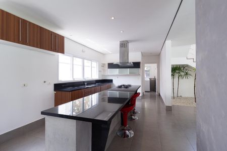 Casa de condomínio para alugar com 450m², 4 quartos e 6 vagas Casa de condomínio para alugar com 450m², 4 quartos e 6 vagasCozinha