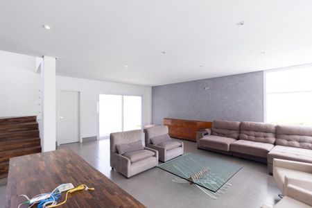 Casa de condomínio para alugar com 450m², 4 quartos e 6 vagas Casa de condomínio para alugar com 450m², 4 quartos e 6 vagasSala