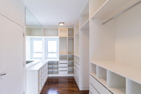 Casa de condomínio para alugar com 450m², 4 quartos e 6 vagas Casa de condomínio para alugar com 450m², 4 quartos e 6 vagasSuíte 4