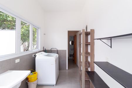 Casa de condomínio para alugar com 450m², 4 quartos e 6 vagas Casa de condomínio para alugar com 450m², 4 quartos e 6 vagasÁrea de serviço