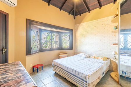 Casa à venda com 460m², 4 quartos e 5 vagas Casa à venda com 460m², 4 quartos e 5 vagasQuarto