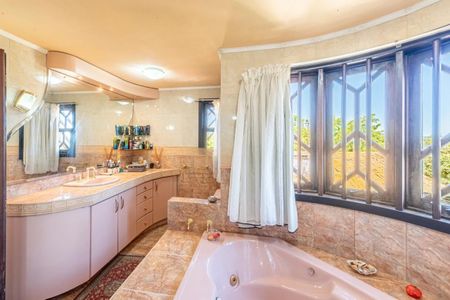 Casa à venda com 460m², 4 quartos e 5 vagas Casa à venda com 460m², 4 quartos e 5 vagasBanheiro