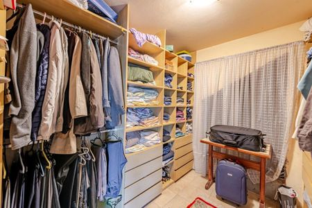 Casa à venda com 460m², 4 quartos e 5 vagas Casa à venda com 460m², 4 quartos e 5 vagasQuarto