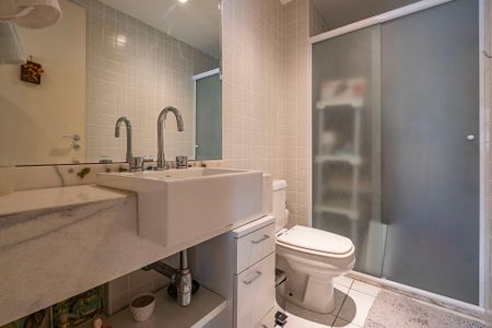 Apartamento à venda com 57m², 2 quartos e 1 vaga Apartamento à venda com 57m², 2 quartos e 1 vagaBanheiro