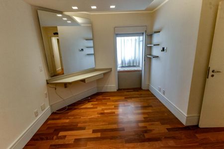 Apartamento para alugar com 116m², 3 quartos e 2 vagas Apartamento para alugar com 116m², 3 quartos e 2 vagasSuíte 2